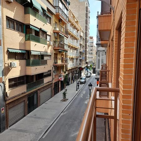 Comodo Aparta Estudio Centrico En Αλικάντε Εξωτερικό φωτογραφία